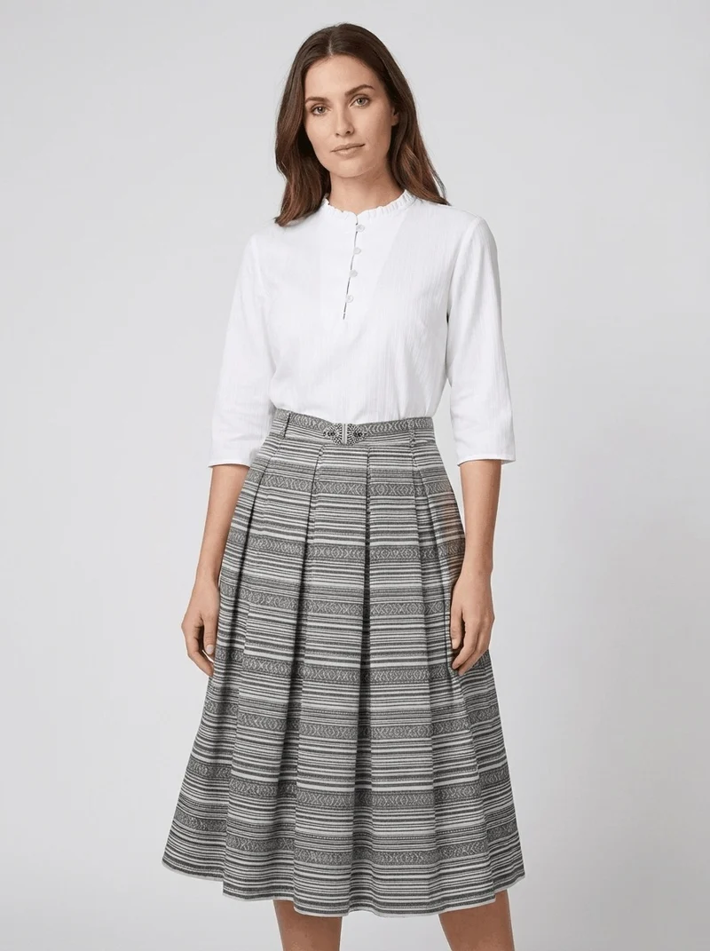 Bluse mit Rüsche im Ausschnitt