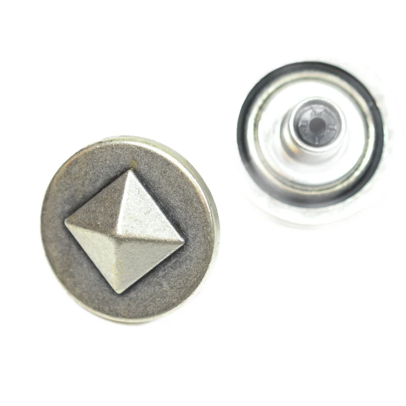 Jeansknopf Pyramide Hell-Altsilber – Metallknopf NJ-67