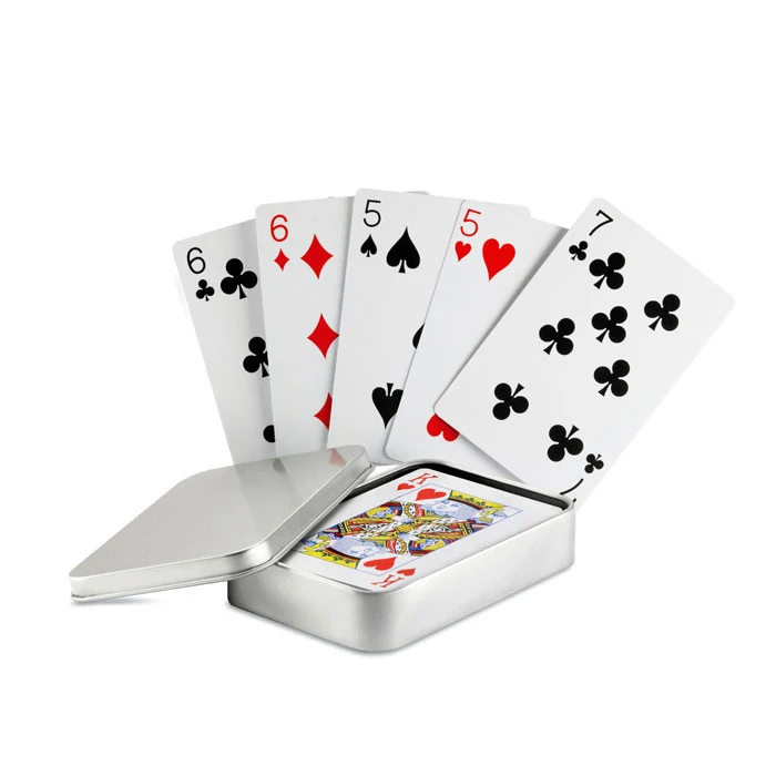 Spielkarten in Blechdose