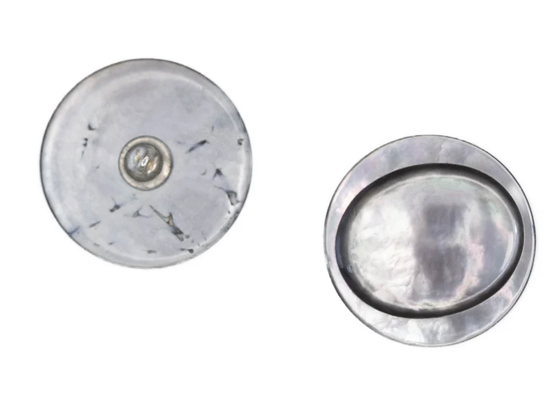 Perlmuttknopf Natur Grau Öse – PL-GR-260-grau