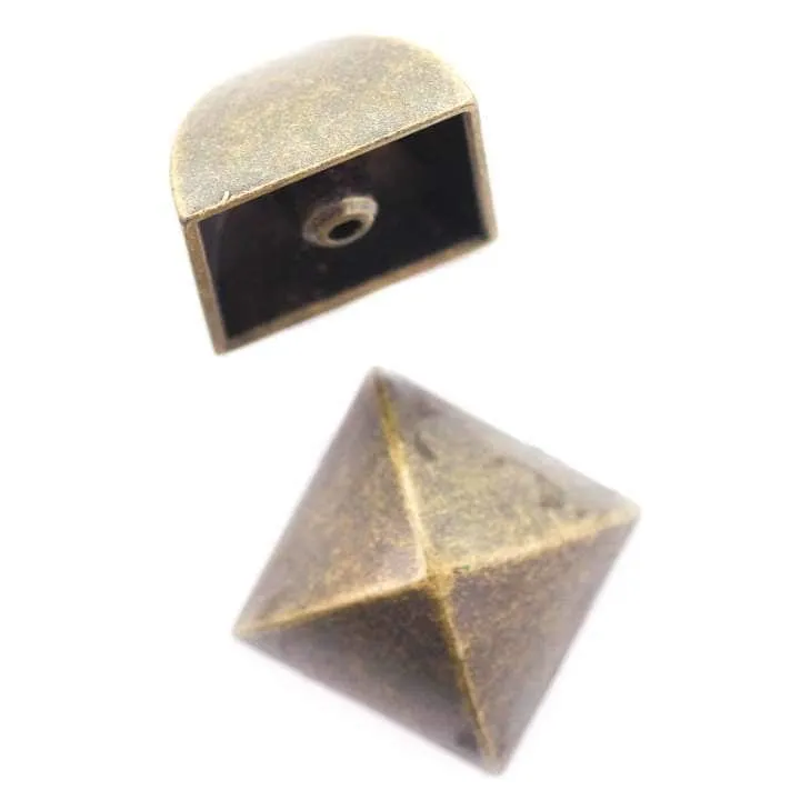 Zierniete Pyramide Altmessing – NT-49