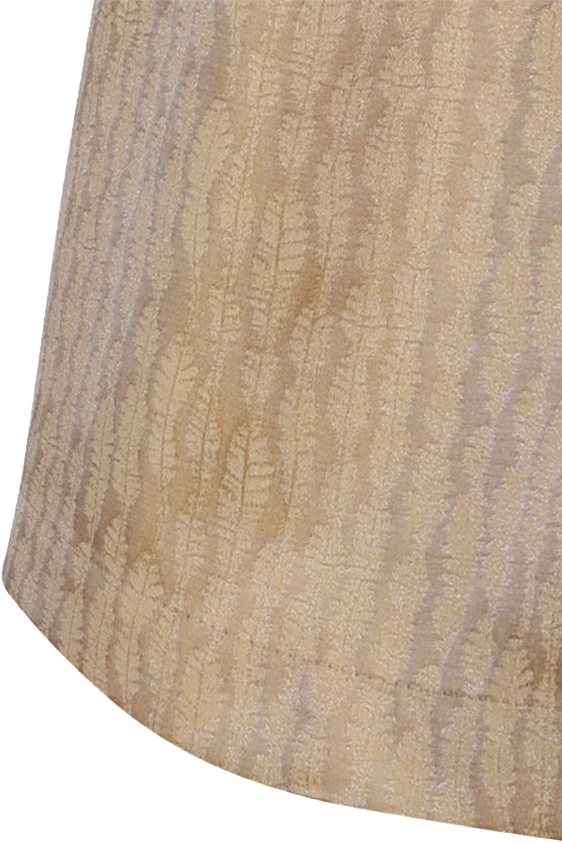 Mittellanges Dirndl mit Samtoberteil und Punkte-Schürze