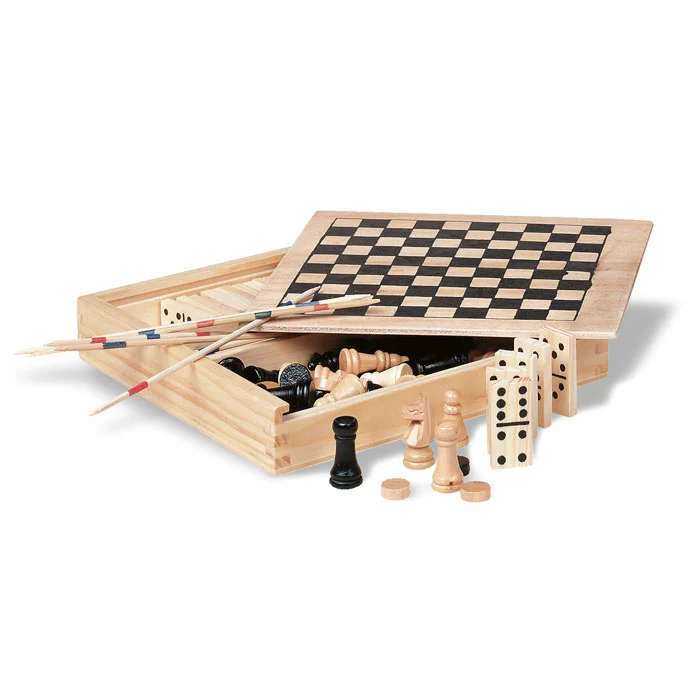 Spiele in Holzbox